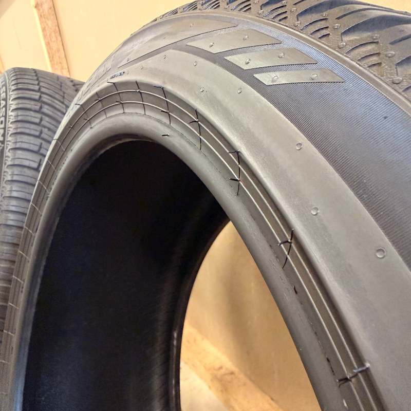 Pirelli cinturato 235/40 R19 gumi eladó